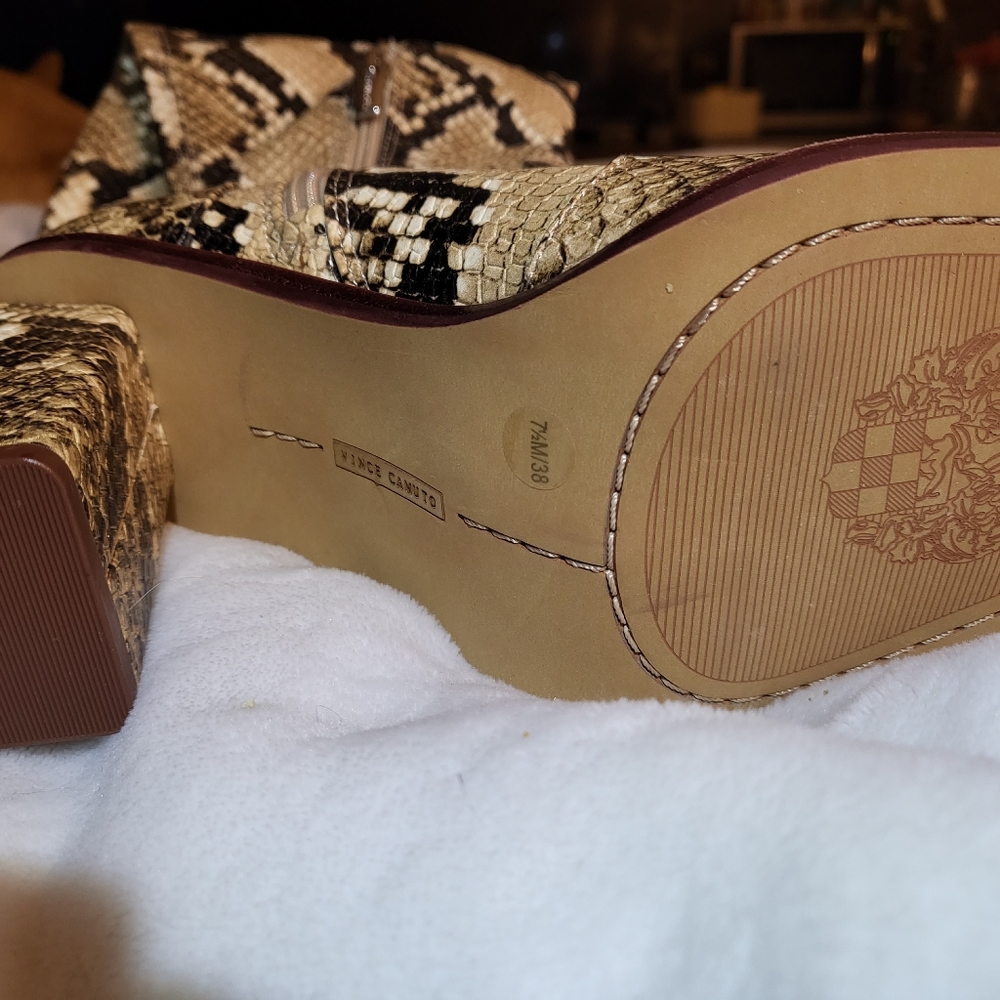 Vince Camuto knee boots 7.5